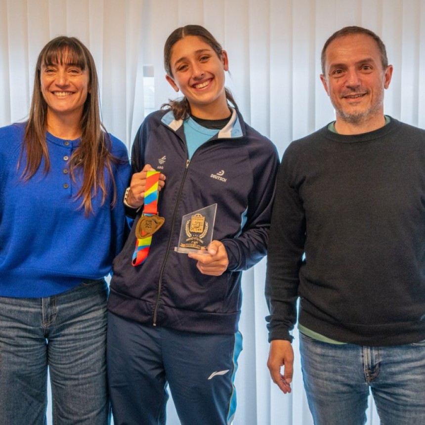 Abella recibi&oacute; a Agostina Hein y la felicit&oacute; por su espectacular actuaci&oacute;n en Panam&aacute;