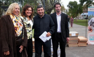 Campos Bilbao present&oacute; feria de productores en Campana y entreg&oacute; equipamiento para agricultores periurbanos