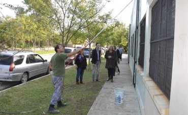 El Municipio realiza trabajos de pintura integral en la Escuela Laboral