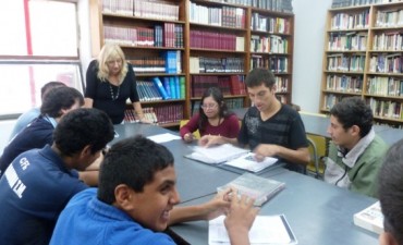Con alumnos del Centro de Formaci&oacute;n Laboral N&deg; 1  Comenzaron las visitas guiadas en la Biblioteca P&uacute;blica Municipal &ldquo;Dr. Octavio R. Amadeo&rdquo;