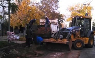 Obras de bacheo en calle Castelli