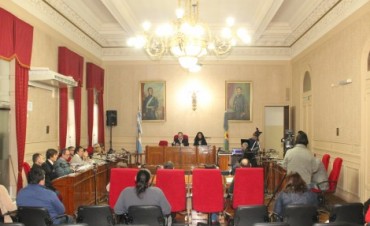 HCD: Sesi&oacute;n especial: Se aprob&oacute; la rendici&oacute;n de cuentas del periodo 2014.