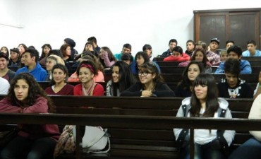 El &ldquo;Gabinete Joven&rdquo; realiz&oacute; una charla sobre &ldquo;Nutrici&oacute;n Adolescente&rdquo;