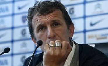 RODOLFO ARRUABARRENA EN CONFERENCIA DE PRENSA LUEGO DE LA DERROTA