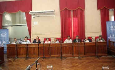 &ldquo;La oposici&oacute;n no s&oacute;lo copia textual sino que tambi&eacute;n legisla por Facebook&rdquo;