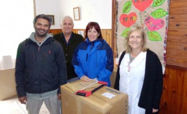 El Municipio entreg&oacute; equipamiento tecnol&oacute;gico para un mejor aprendizaje de alumnos de Escuelas Primarias de Islas