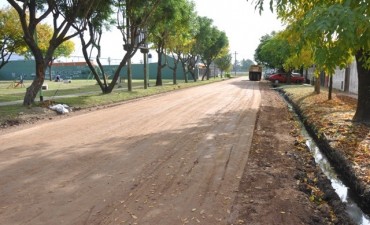 Mejoran la transitabilidad de la calle Arenales del barrio Dallera 