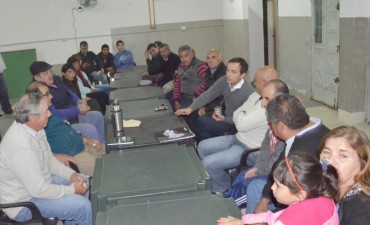 El Intendente escuch&oacute; a vecinos del barrio Las Campanas