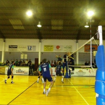 La Primera División de Caballeros del Club Ciudad de Campana logró su tercera victoria consecutiva