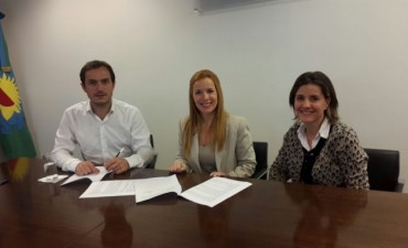 El Municipio firm&oacute; con Provincia un convenio para reconvertir el sistema lum&iacute;nico de la ciudad