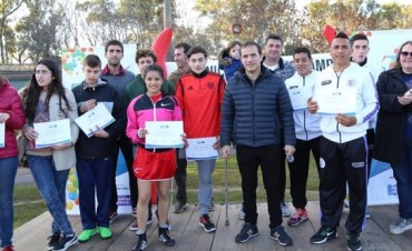 La Expo Deporte convoc&oacute; a cientos de familias en el Campito de Siderca