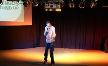M&aacute;s de 200 vecinos disfrutaron de un nuevo espect&aacute;culo de Stand up
