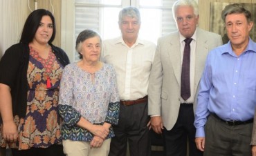 Concejales FpV:Detr&aacute;s de la cortina de humo montada por Abella, hay municipales pobres y comercios fundidos