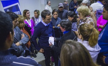 El Intendente en tu barrio: Abella convers&oacute; con vecinos de La Josefa