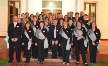 Pe&ntilde;a Folkl�rica el 25 de Mayo en el Club Ciudad de Campana