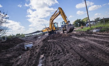 Los Pioneros: el lunes se empiezan a pavimentar las primeras calles