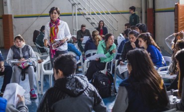 Con el 1&deg; Encuentro Intercolegial, se inici&oacute; el Concurso Adolescencia Activa