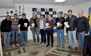 El intendente Abella fue nombrado socio honorario del Club Puerto Nuevo