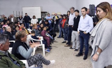 El Intendente Abella contin&uacute;a recorriendo los barrios para dialogar con los vecinos