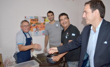El intendente Abella destac&oacute; el accionar de la ONG Pan del Alma, que promueve la erradicaci&oacute;n de escuelas rancho   