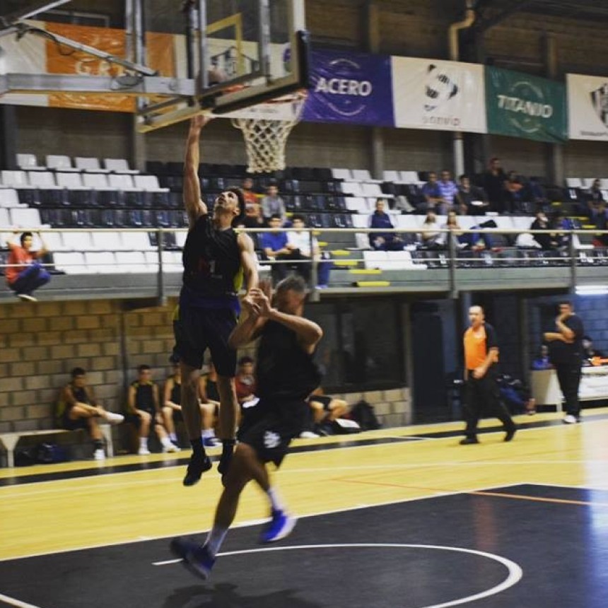 Ciudad de Campana debut&oacute; con un triunfo en el Torneo Oficial de la ABZC