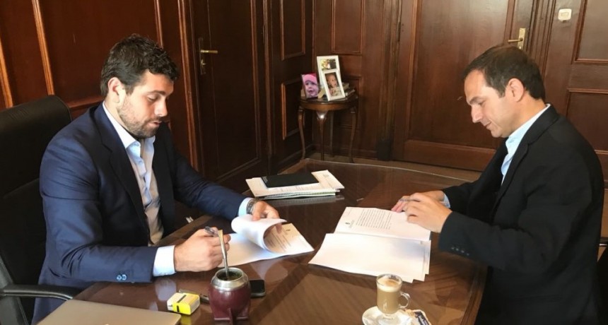 Abella firm&oacute; un importante convenio con Naci&oacute;n para el edificio de la nueva biblioteca