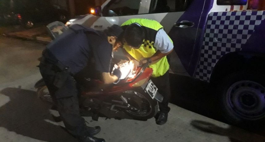 Detienen a una persona a la que se le encontr&oacute; marihuana y secuestran su moto por falta de documentaci&oacute;n 