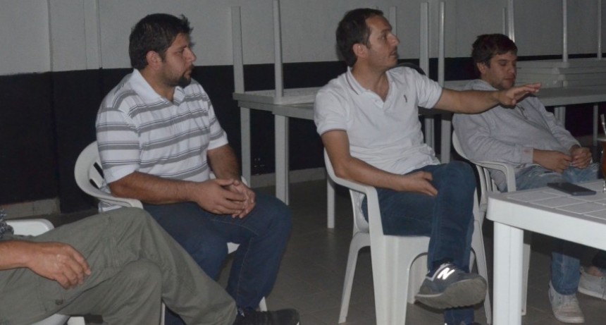 Abella se reuni&oacute; con vecinos de Las Acacias para dialogar sobre obras y trabajos
