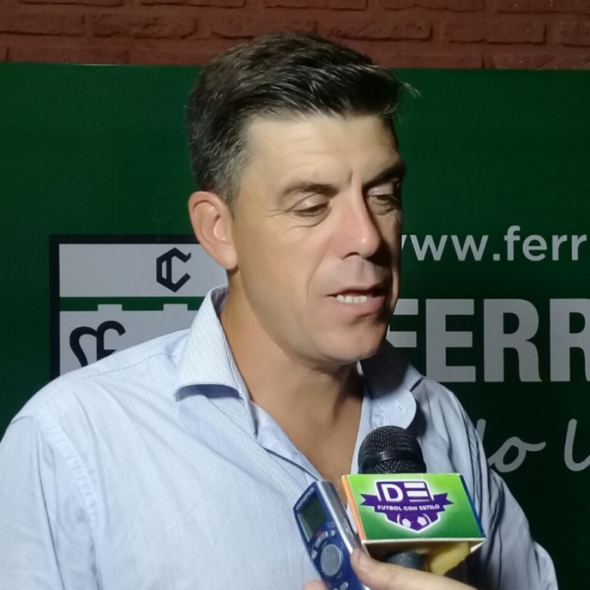 Felipe De La Riva seguir�a siendo el DT de Villa D?&nbsp;lmine para el pr�ximo torneo