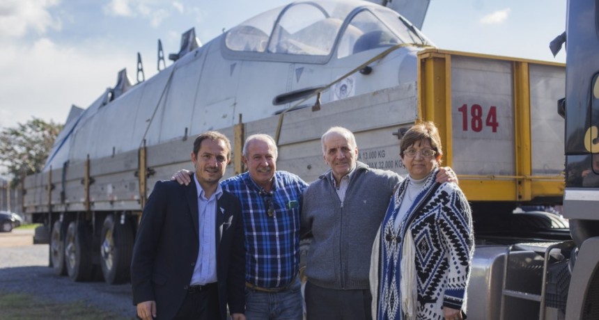 Lleg&oacute; a Campana el avi&oacute;n que homenajear&aacute; al capit&aacute;n Fausto Gavazzi y h&eacute;roes de Malvinas 
