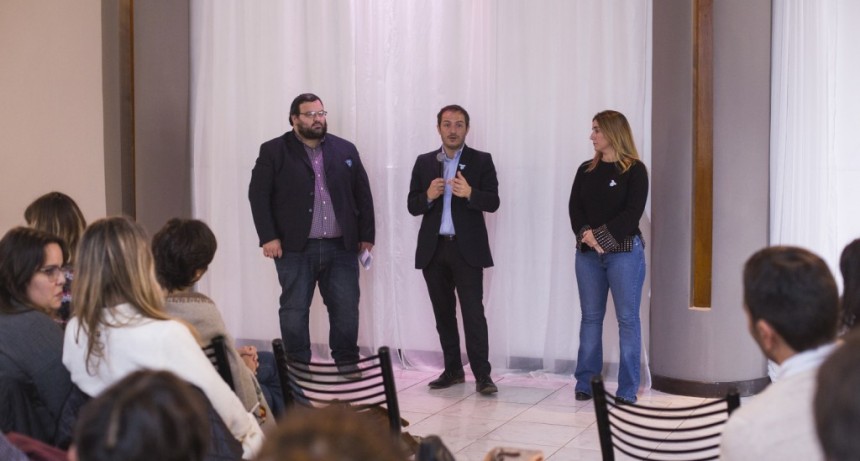 Abella congel&oacute; el sueldo de sus funcionarios y los llam&oacute; a dar un ejemplo de &ldquo;austeridad&rdquo;