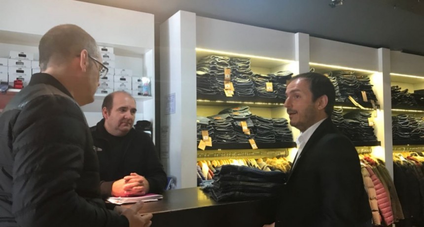 Abella les confirm&oacute; a los comerciantes de la Rocca que les descontar&aacute;n tasas por el tiempo que los afect&oacute; la obra