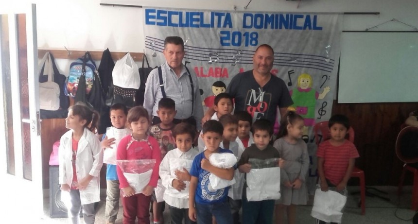 Agrupaci&oacute;n Campana Federal entreg&oacute; guardapolvos en dos centros de contenci&oacute;n infantil