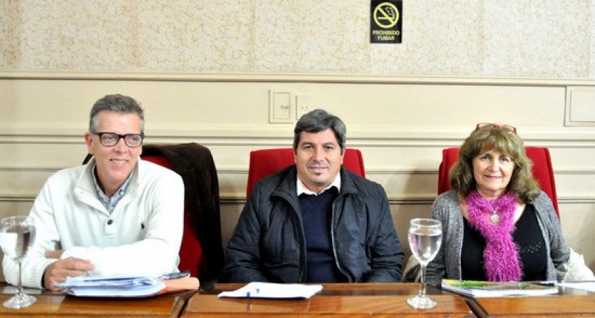 Los concejales de la UV M&aacute;s Campana brindaron detalles sobre el rechazo de la Rendici&oacute;n de Cuentas