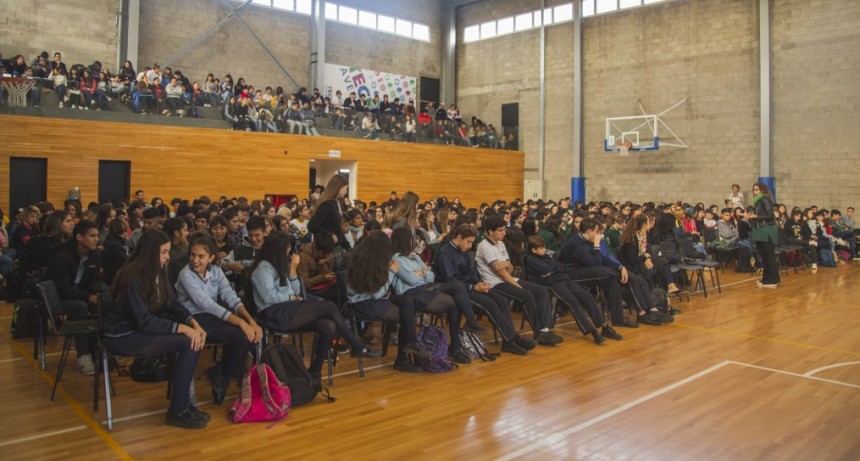 Adolescencia Activa: m&aacute;s de 400 alumnos participaron del primer intercolegial del a&ntilde;o 