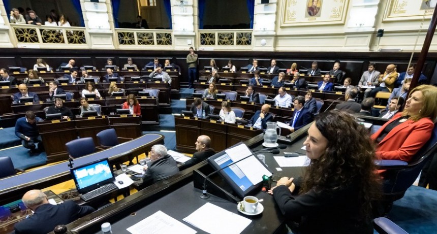 OTORGAN LICENCIA AL PRESIDENTE DE LA C&Aacute;MARA   