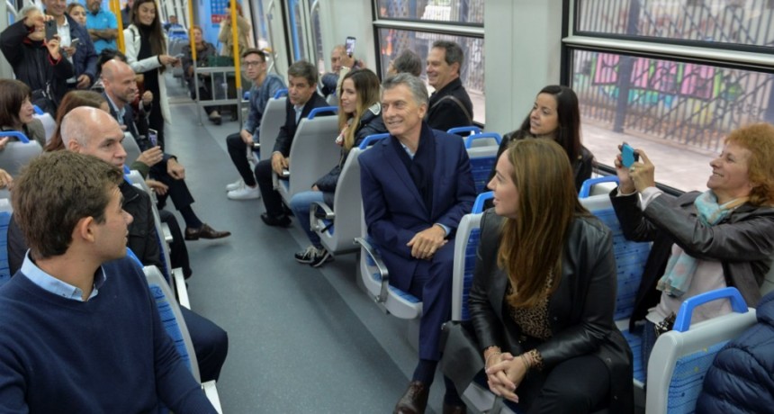 MAR&Iacute;A EUGENIA VIDAL ACOMPA&Ntilde;&Oacute; A MAURICIO MACRI EN LA INAUGURACI&Oacute;N DEL VIADUCTO MITRE: 