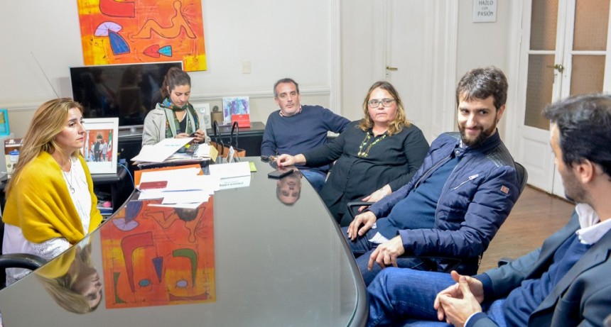 Schvartz recibi&oacute; a senadores provinciales