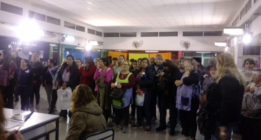 El Consejo Escolar design&oacute; nuevos cargos de auxiliares