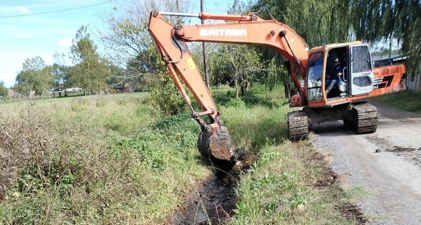 Se realizaron tareas de saneamiento en el barrio Santa Luc&iacute;a