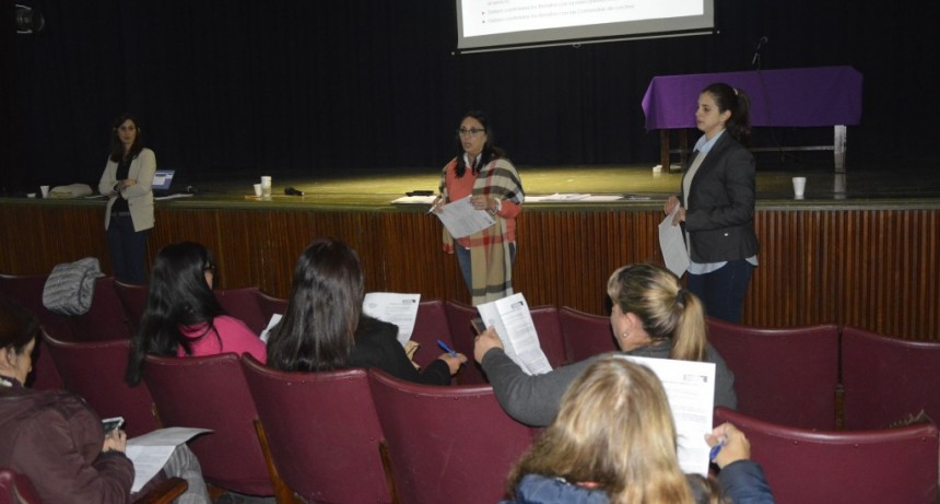 SAE: brindan informaci&oacute;n a directivos de escuelas