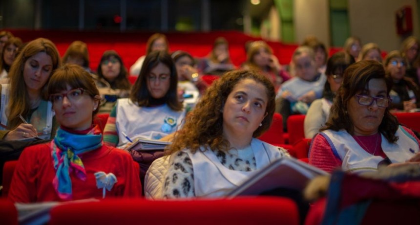 El grupo AcercaRSE llev&oacute; adelante una capacitaci&oacute;n sobre gesti&oacute;n educativa