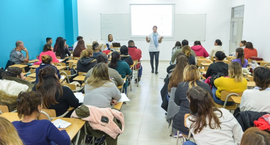 M&aacute;s de 400 de vecinos ya participaron del Curso de Manipulaci&oacute;n de Alimentos  