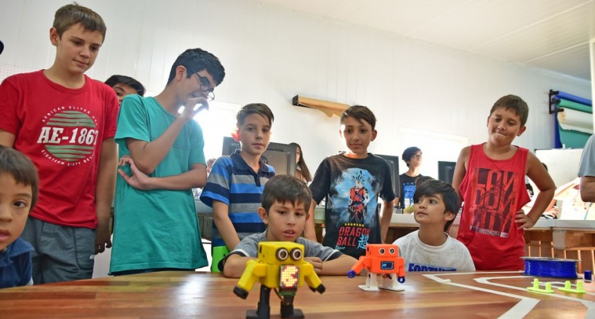 J&oacute;venes podr&aacute;n inscribirse a un nuevo curso gratuito de rob&oacute;tica