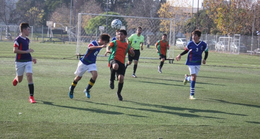 Se disput&oacute; la etapa local de Futsal y F&uacute;tbol playa