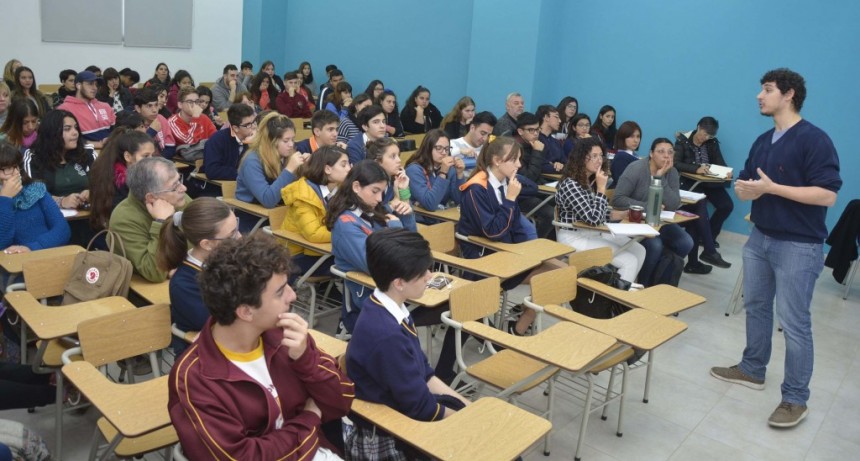 J&oacute;venes campanenses participan de &ldquo;Buenos Aires Debate&rdquo;