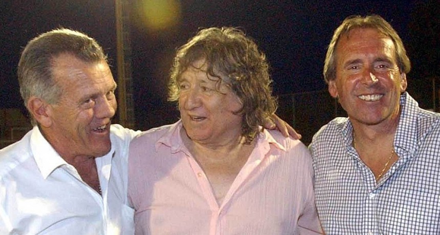 Falleci&oacute; el ex futbolista "Trinche" Carlovich en Rosario