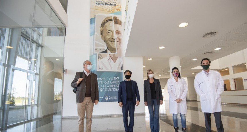 Kicillof visit&oacute; el hospital Cuenca Alta de Ca&ntilde;uelas y particip&oacute; del Comit&eacute; de Emergencia local