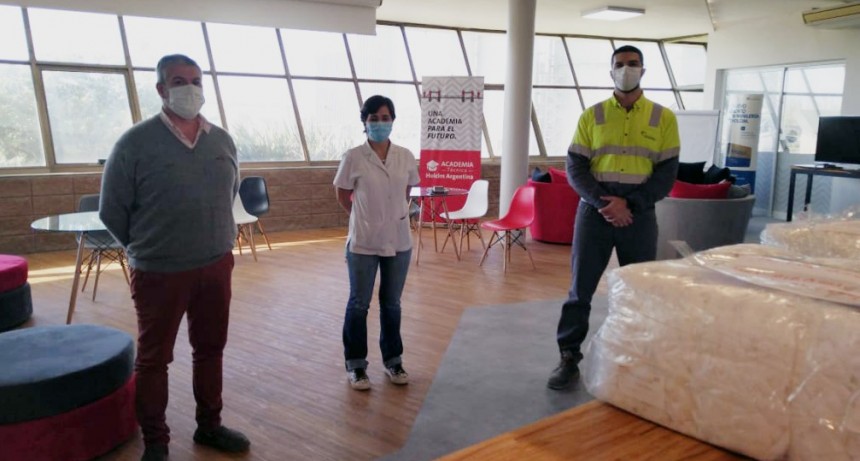 Holcim Argentina entrega barbijos y protectores faciales impresos en 3D para personal de Salud en Campana