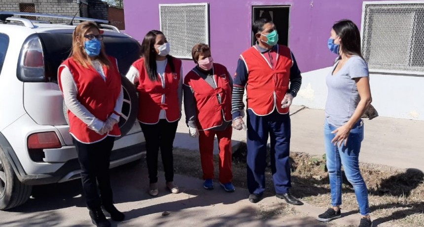 Las Praderas: Elisa Abella convers&oacute; con los vecinos sobre la pandemia